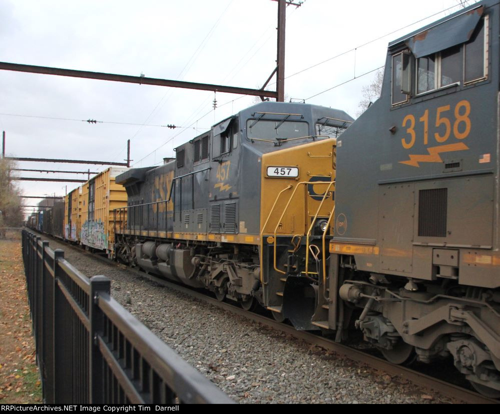 CSX 457 on M410